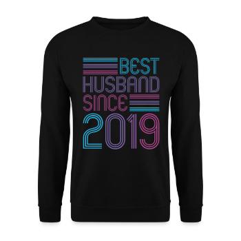 Best Husband since 2019 2nd Wedding Anniversary - Unisex Sweatshirt - black - Front - Alina (178cm) & Michal (187cm)