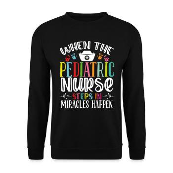 PEDS Nurse steps in Miracles Pediatric Nurse - Unisex Pullover - Schwarz - Vorne - Alina (178cm) & Michal (187cm)