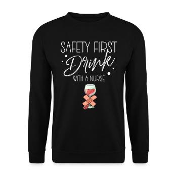 Krankenpflegerin Safety first drink with a nurse - Unisex Pullover - Schwarz - Vorne - Alina (178cm) & Michal (187cm)
