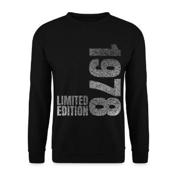 1978 Limited Edition Gift - Unisex Sweatshirt - black - Front - Alina (178cm) & Michal (187cm)