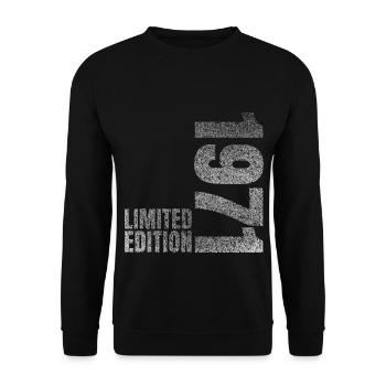 1971 Limited Edition - Unisex Pullover - Schwarz - Vorne - Alina (178cm) & Michal (187cm)