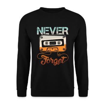 Never Forget Kasette Old School - Unisex Pullover - Schwarz - Vorne - Alina (178cm) & Michal (187cm)