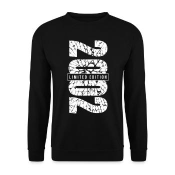 2002 Limited Edition Geburtsjahr 2002 Grunge Deko - Unisex Pullover - Schwarz - Vorne - Alina (178cm) & Michal (187cm)