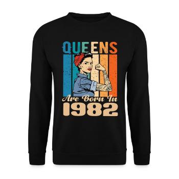Queens Are Born In 1982 - Unisex Pullover - Schwarz - Vorne - Alina (178cm) & Michal (187cm)