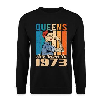 Queens Are Born In 1973 - Unisex Pullover - Schwarz - Vorne - Alina (178cm) & Michal (187cm)