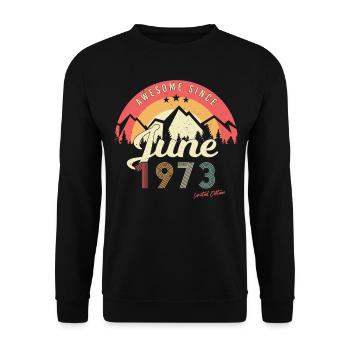 Retro 1973 Juni - Unisex Pullover - Schwarz - Vorne - Alina (178cm) & Michal (187cm)