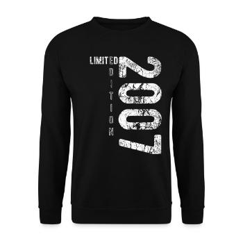 Limited Edition 2007 Birthday Vintage 2007 - Unisex Sweatshirt - black - Front - Alina (178cm) & Michal (187cm)