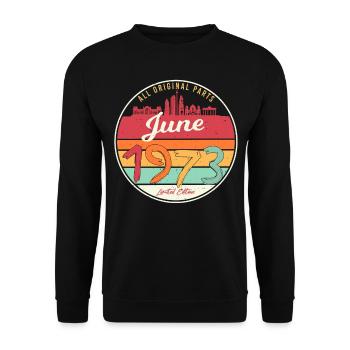 1973 Juni Limitiert - Unisex Pullover - Schwarz - Vorne - Alina (178cm) & Michal (187cm)