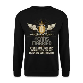 6 Jahre verheiratet nur 2 Fehler 6.Hochzeitstag - Unisex Pullover - Schwarz - Vorne - Alina (178cm) & Michal (187cm)