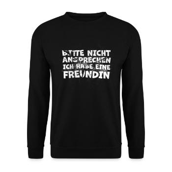 Bitte nicht ansprechen ich habe eine Freundin - Unisex Pullover - Schwarz - Vorne - Alina (178cm) & Michal (187cm)