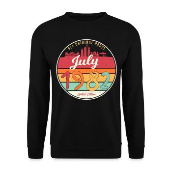 July 1982 40th birthday - Unisex Sweatshirt - black - Front - Alina (178cm) & Michal (187cm)
