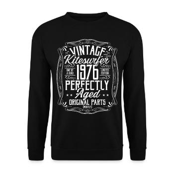1976 Birthday Kitesurfer Kiteboarding Born in 1976 - Unisex Pullover - Schwarz - Vorne - Alina (178cm) & Michal (187cm)