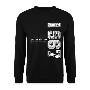 Limited Edition 1967 Year of Birth 1967 Gift - Unisex Sweatshirt - black - Front - Alina (178cm) & Michal (187cm)