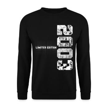 Limited Edition 2003 Year of Birth 2003 Gift - Unisex Sweatshirt - black - Front - Alina (178cm) & Michal (187cm)