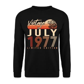 Geboren 1977 Im Juli - Unisex Pullover - Schwarz - Vorne - Alina (178cm) & Michal (187cm)