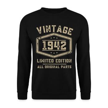 Vintage 1942 80th birthday 80 years - Unisex Sweatshirt - black - Front - Alina (178cm) & Michal (187cm)