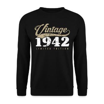 Vintage 1942 80th birthday 80 years - Unisex Sweatshirt - black - Front - Alina (178cm) & Michal (187cm)