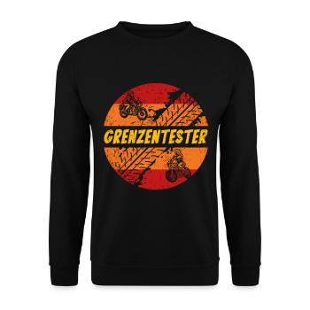 Retro Grenzentester Motorradfahrer Motorrad Biker - Unisex Pullover - Schwarz - Vorne - Alina (178cm) & Michal (187cm)