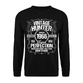 1966 Hunting for Boar Hunter Dog 1966 Year Born - Unisex Pullover - Schwarz - Vorne - Alina (178cm) & Michal (187cm)