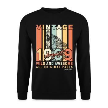 Retro 1969 August - Unisex Pullover - Schwarz - Vorne - Alina (178cm) & Michal (187cm)