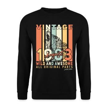1983 August Geschenkidee - Unisex Pullover - Schwarz - Vorne - Alina (178cm) & Michal (187cm)