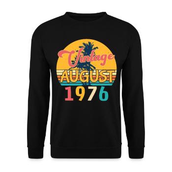 1976 August Vintage - Unisex Pullover - Schwarz - Vorne - Alina (178cm) & Michal (187cm)
