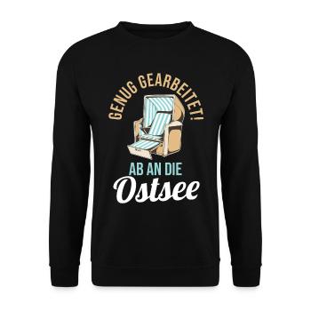 Genug gearbeitet ab an die Ostsee - Unisex Pullover - Schwarz - Vorne - Alina (178cm) & Michal (187cm)