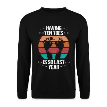 Funny Toe Amputee Sarcasm Amputated Toe Survivor - Unisex Sweatshirt - black - Front - Alina (178cm) & Michal (187cm)