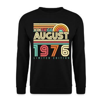 1976 Im August Geschenkidee - Unisex Pullover - Schwarz - Vorne - Alina (178cm) & Michal (187cm)
