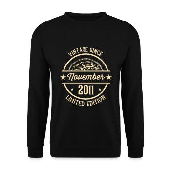 Anniversaire Vintage depuis Novembre 2011 - Sweat-shirt Unisexe - noir - Devant - Alina (178cm) & Michal (187cm)