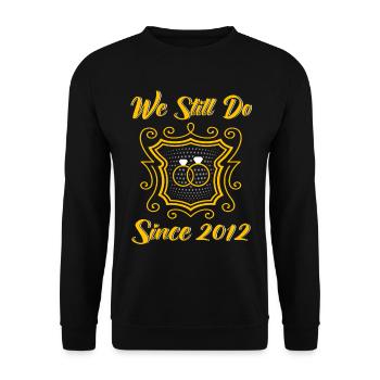 10th Wedding Anniversary Couple Design 10 Years of Marriage - Unisex Sweatshirt - black - Front - Alina (178cm) & Michal (187cm)