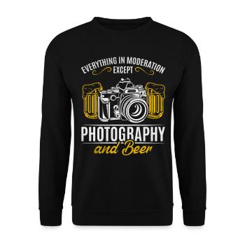 Everything in moderation except photography & beer - Unisex Sweatshirt - black - Front - Alina (178cm) & Michal (187cm)