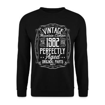 1982 Hiking Mountains Retro Hiker Born in 1982 - Unisex Pullover - Schwarz - Vorne - Alina (178cm) & Michal (187cm)