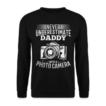 Never underestimate Dad with a - Unisex Sweatshirt - black - Front - Alina (178cm) & Michal (187cm)