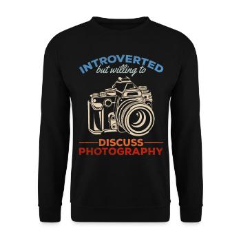 Photographe introverti, mais prêt à parler de - Sweat-shirt Unisexe - noir - Devant - Alina (178cm) & Michal (187cm)
