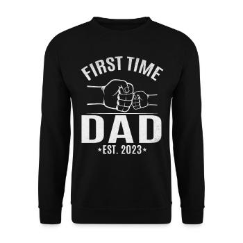 Zum ersten Mal Dad Est. 2023 Papa wird Vaterschaft - Unisex Pullover - Schwarz - Vorne - Alina (178cm) & Michal (187cm)