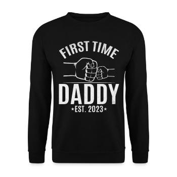 Zum ersten Mal Daddy Est. 2023 Papa wird - Unisex Pullover - Schwarz - Vorne - Alina (178cm) & Michal (187cm)