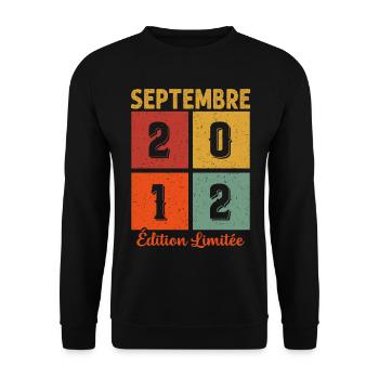 Septembre 2012 Original Idée Cadeau Anniversaire - Sweat-shirt Unisexe - noir - Devant - Alina (178cm) & Michal (187cm)