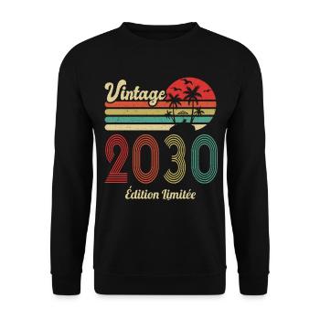 vintage 2030 Vintage Anniversaire Idée Cadeau 2030 - Sweat-shirt Unisexe - noir - Devant - Alina (178cm) & Michal (187cm)