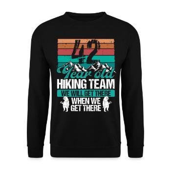 42 Birthday Sloth Hiking Mountains 42 Year Old - Unisex Pullover - Schwarz - Vorne - Alina (178cm) & Michal (187cm)