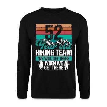 52 Birthday Sloth Hiking Mountains 52 Year Old - Unisex Pullover - Schwarz - Vorne - Alina (178cm) & Michal (187cm)