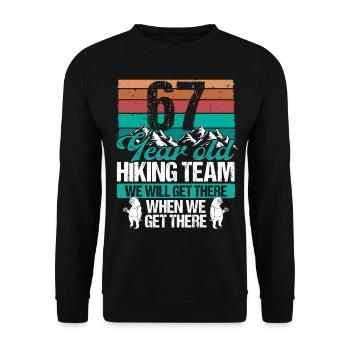 67 Birthday Sloth Hiking Mountains 67 Year Old - Unisex Pullover - Schwarz - Vorne - Alina (178cm) & Michal (187cm)