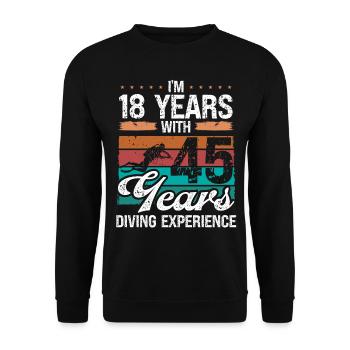63 Birthday Idea Scuba Diving 63 Year Old Diver - Unisex Pullover - Schwarz - Vorne - Alina (178cm) & Michal (187cm)