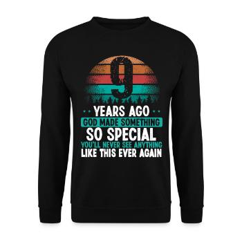 9 Anniversaire Dieu a fait quelque chose de spécial 9 ans - Sweat-shirt Unisexe - noir - Devant - Alina (178cm) & Michal (187cm)