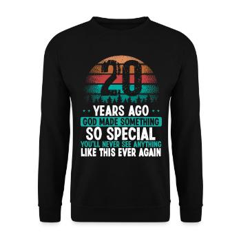 20 Birthday God made something special 20 Year Old - Unisex Pullover - Schwarz - Vorne - Alina (178cm) & Michal (187cm)
