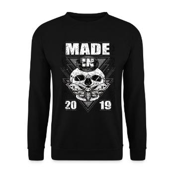 Made in 2019 Vintage Retro Limited Edition - Unisex Sweatshirt - black - Front - Alina (178cm) & Michal (187cm)