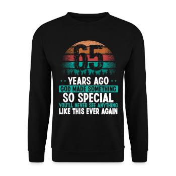 65 Anniversaire Dieu a fait quelque chose de spécial 65 ans - Sweat-shirt Unisexe - noir - Devant - Alina (178cm) & Michal (187cm)