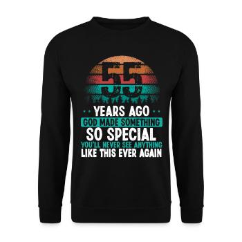 55 Anniversaire Dieu a fait quelque chose de spécial 55 ans - Sweat-shirt Unisexe - noir - Devant - Alina (178cm) & Michal (187cm)