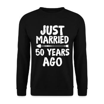 Just Married 50 Years Ago 50th Wedding Anniversary - Unisex Pullover - Schwarz - Vorne - Alina (178cm) & Michal (187cm)