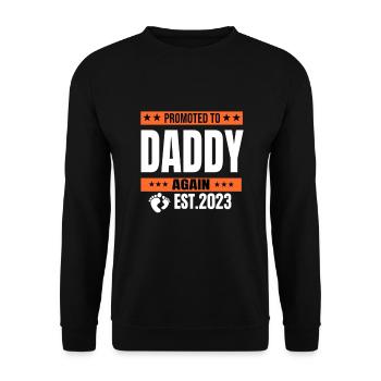 Promoted to Daddy Again 2023 | daddy To Be - Unisex Pullover - Schwarz - Vorne - Alina (178cm) & Michal (187cm)